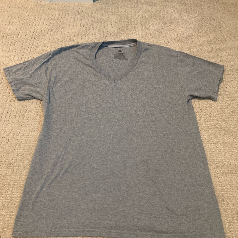 Men’s grey tshirt